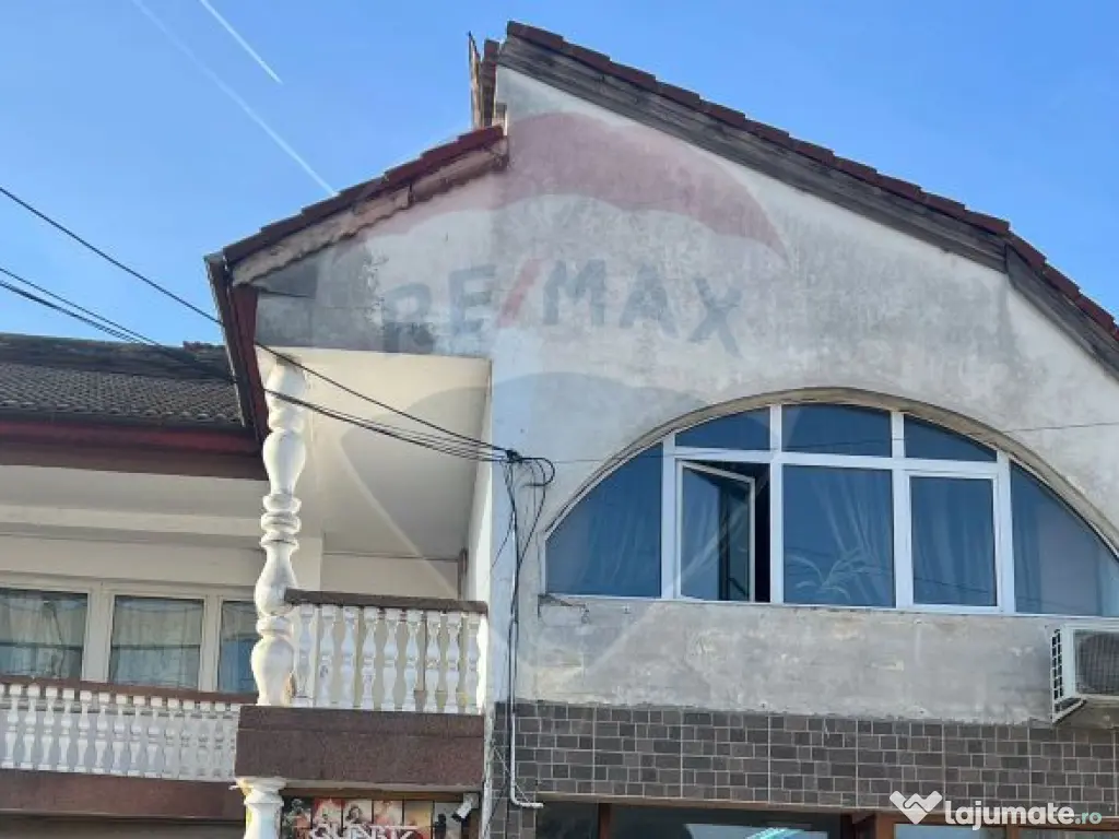 Apartament cu 4 camere de vânzare în zona Central 