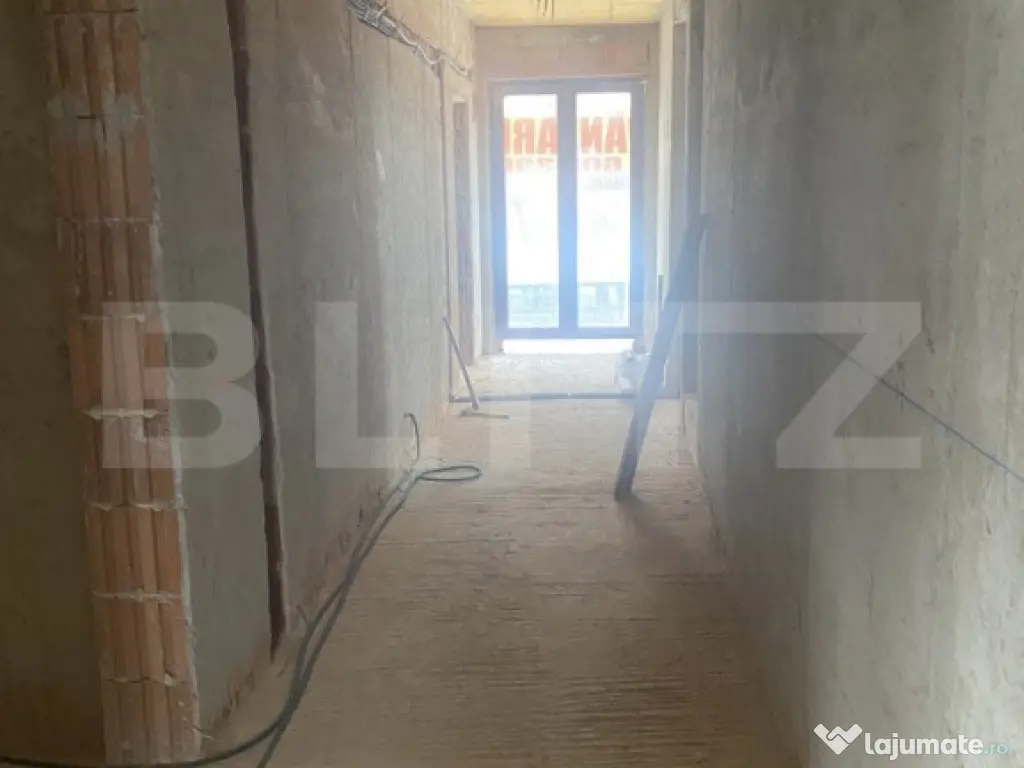 Pensiune la roșu de vanzare, 18 camere, 726 mp, zona Vatra