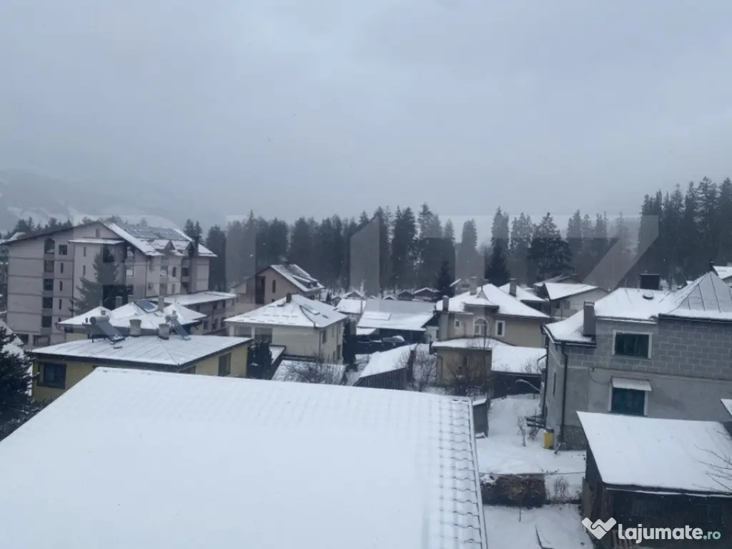 Pensiune la roșu de vanzare, 18 camere, 726 mp, zona Vatra