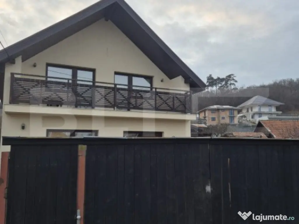 Exclusivitate! Casa de vanzare, cu 6 camere, 155 mp, zona Un