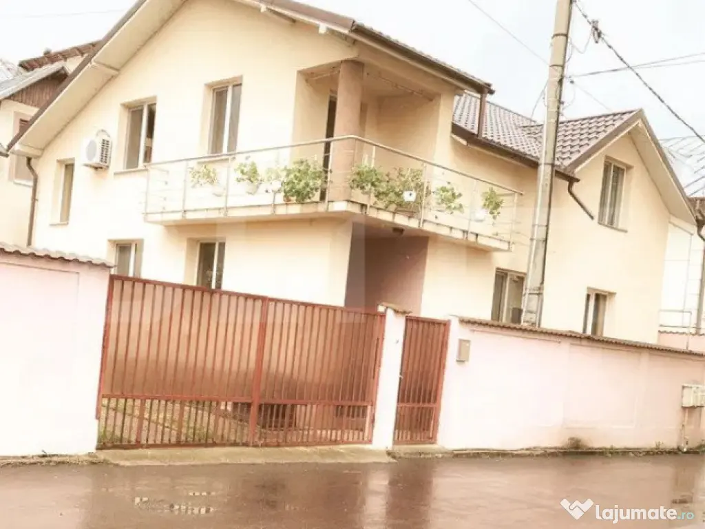 Casa P+1 de vanzare, cu 4 camere, 180 mp, zona Micro 2