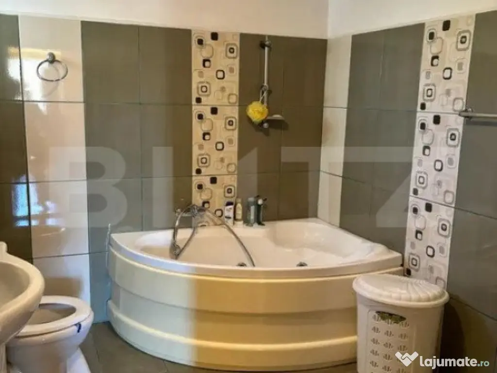 Casa P+1 de vanzare, cu 4 camere, 180 mp, zona Micro 2