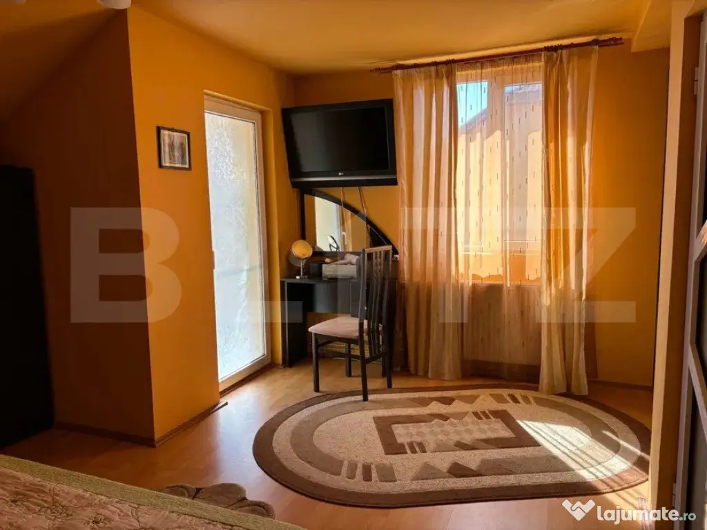 Casa P+1 de vanzare, cu 4 camere, 180 mp, zona Micro 2