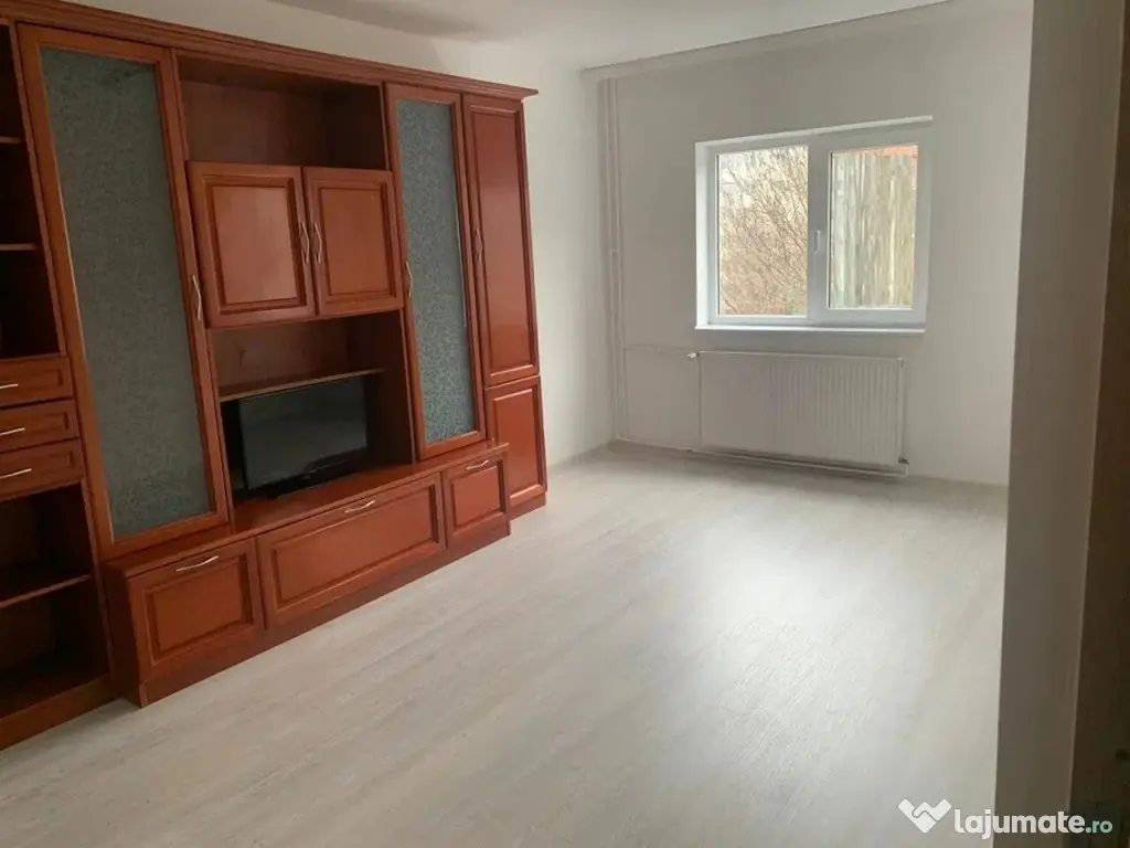 REPUBLICII-Brezeanu- 2cam, cf1, dec, 3/4, G,F,T - 80000 euro 