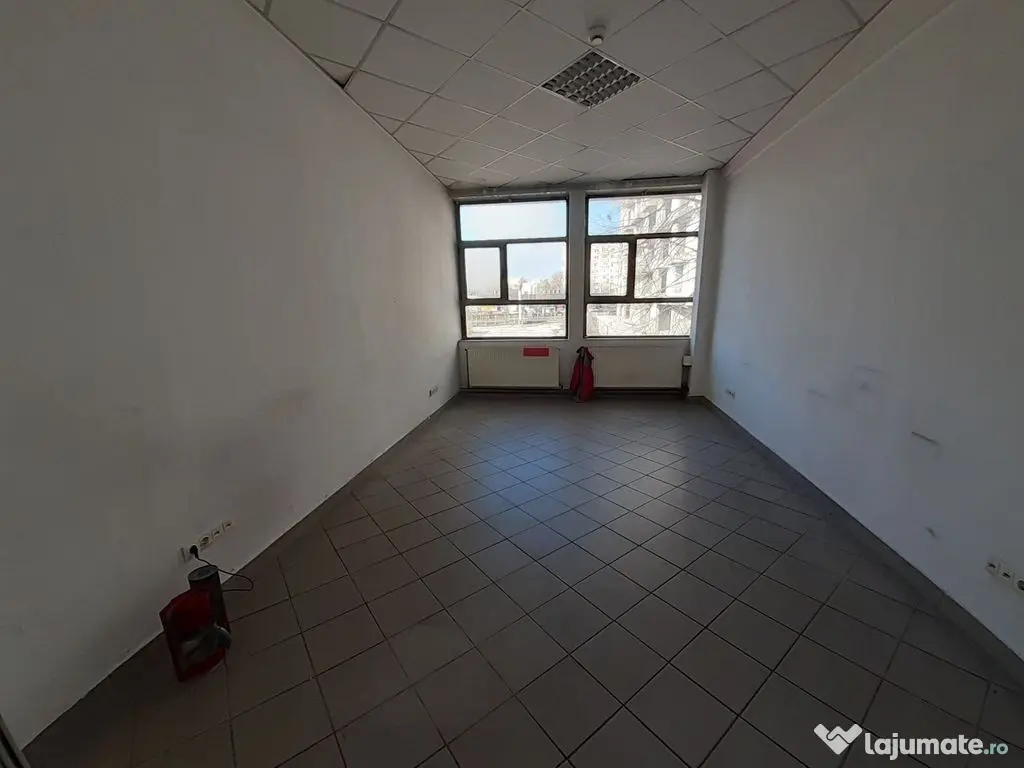 Hala 430 mp in zona Fizicienilor + platforme betonate sau...