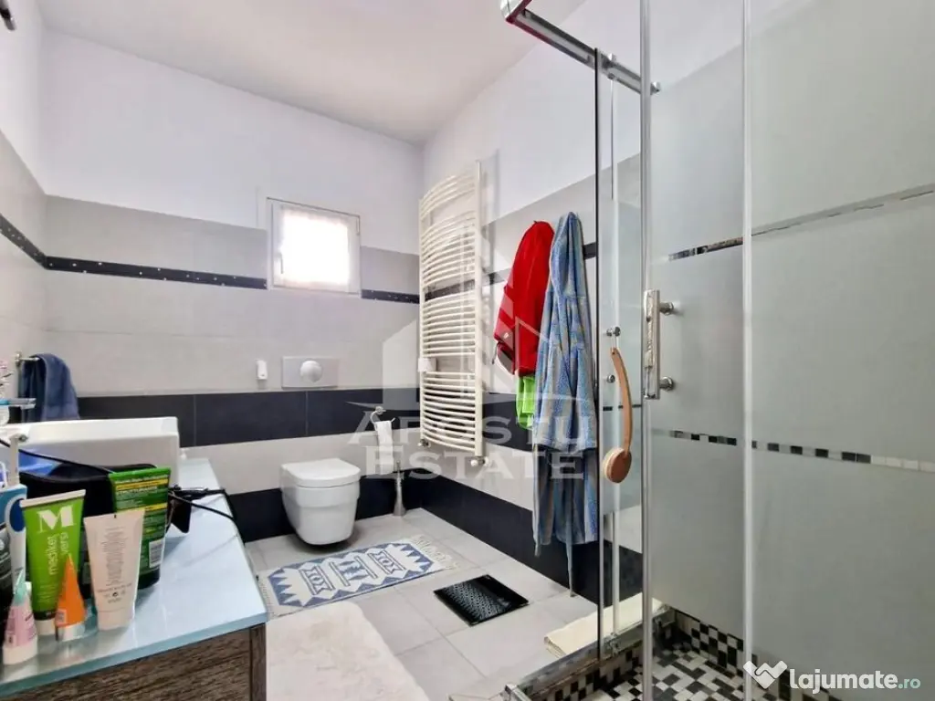 Vila cu terasa si piscina in Zadareni 