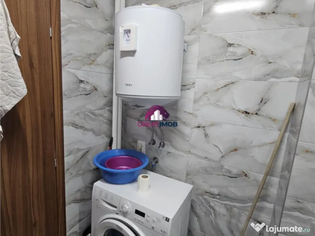 1 camera dintr-un apartament cu 3 camere.