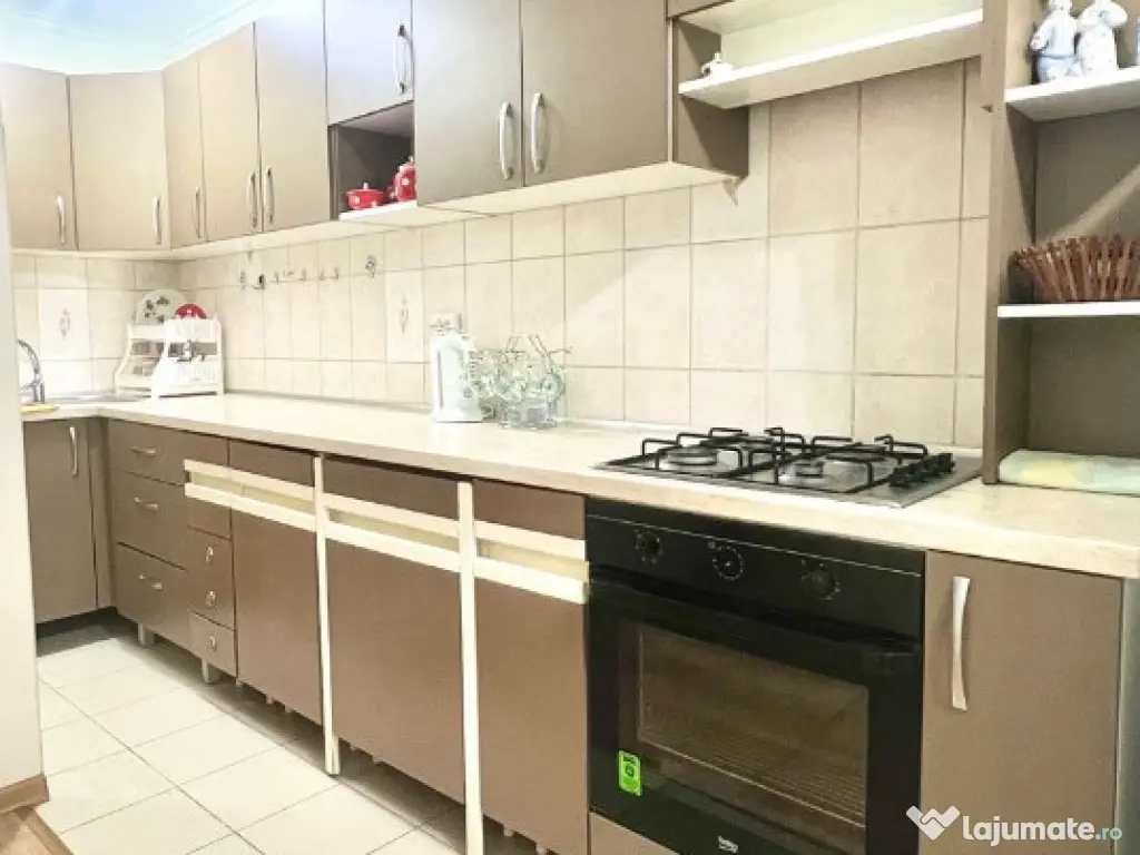 Va propunem spre inchiriere un apartament situat in zona Carfil