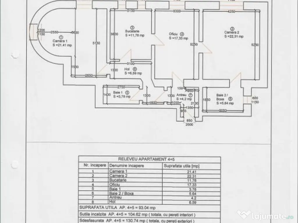 Apartament central la demisol înalt