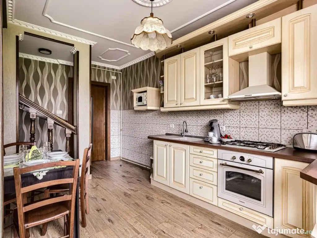 Apartament 3 camere zona Romanilor 