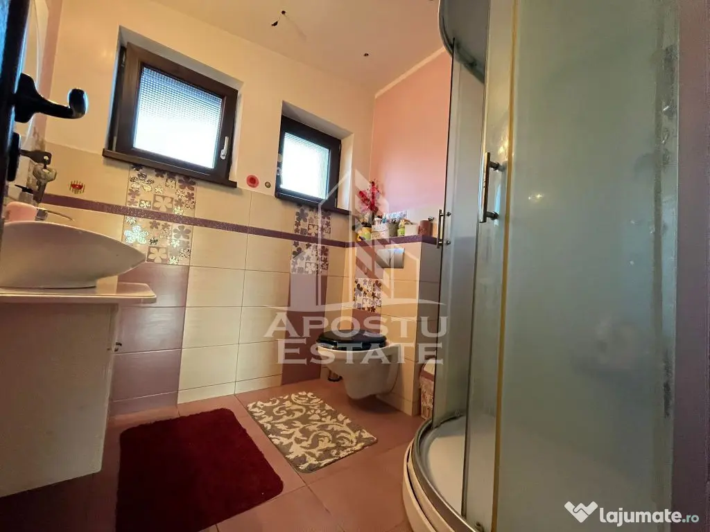 Casa individuala cu 6 camere,3 bai, garaj, teren 1362 mp