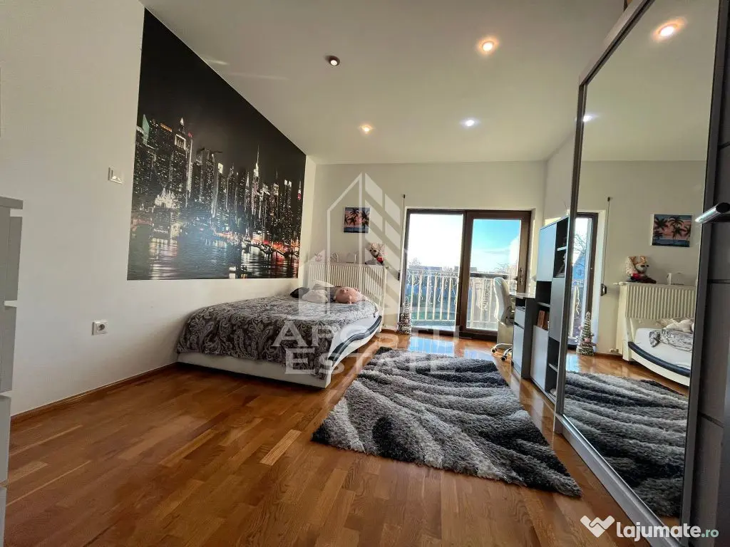 Casa individuala cu 6 camere,3 bai, garaj, teren 1362 mp