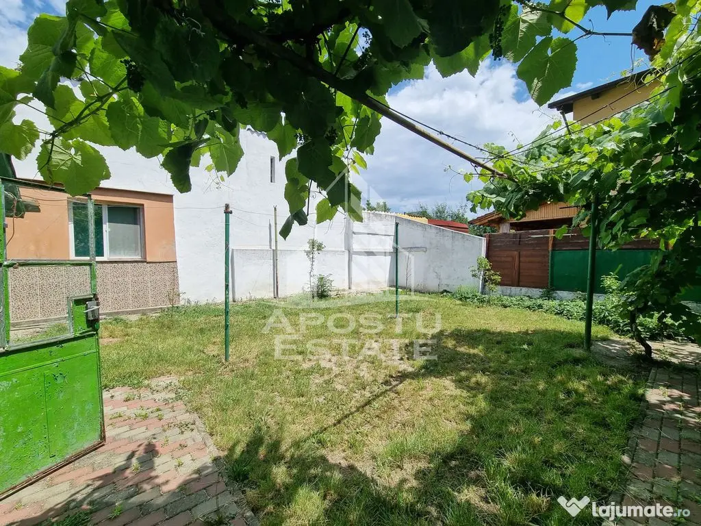 Casa individuala cu 3 camere in Calea Sagului, cu curte s...