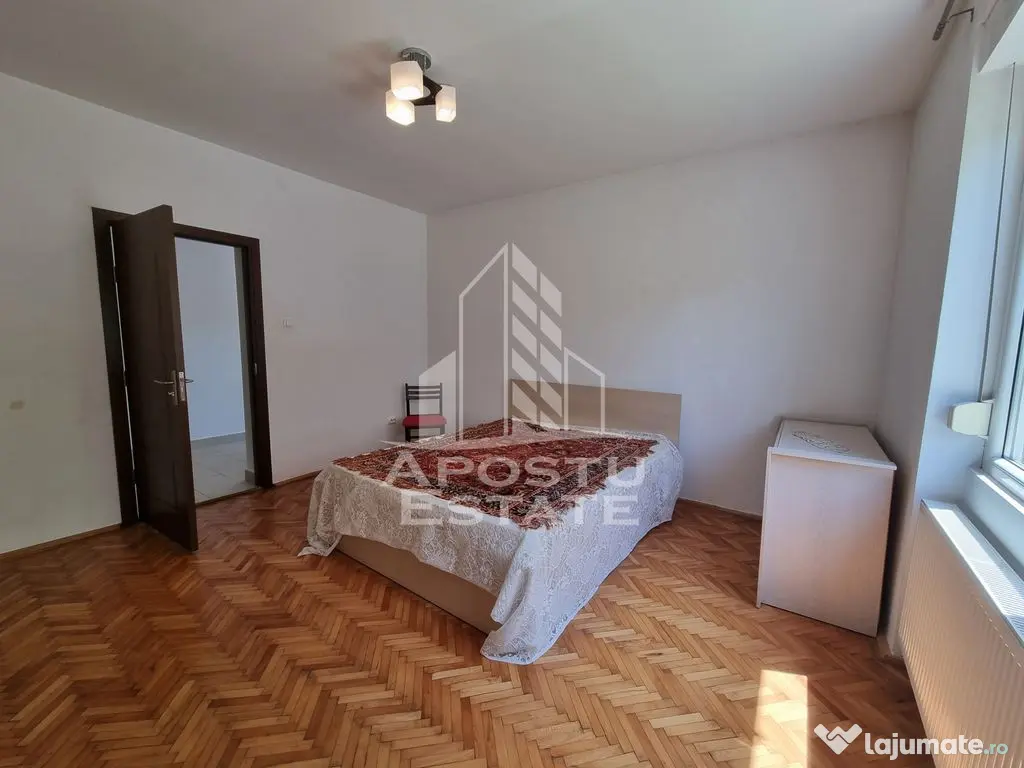 Casa individuala cu 3 camere in Calea Sagului, cu curte s...