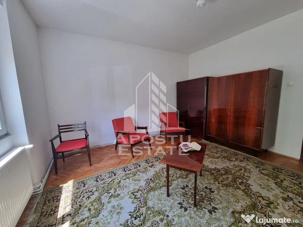 Casa individuala cu 3 camere in Calea Sagului, cu curte s...