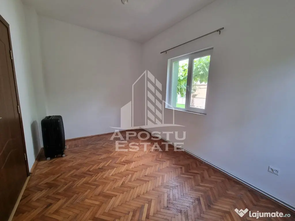 Casa individuala cu 3 camere in Calea Sagului, cu curte s...