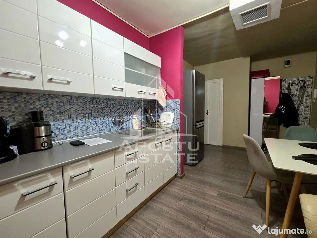 Apartament decomandat, 2 camere, etaj intermediar, Lipovei