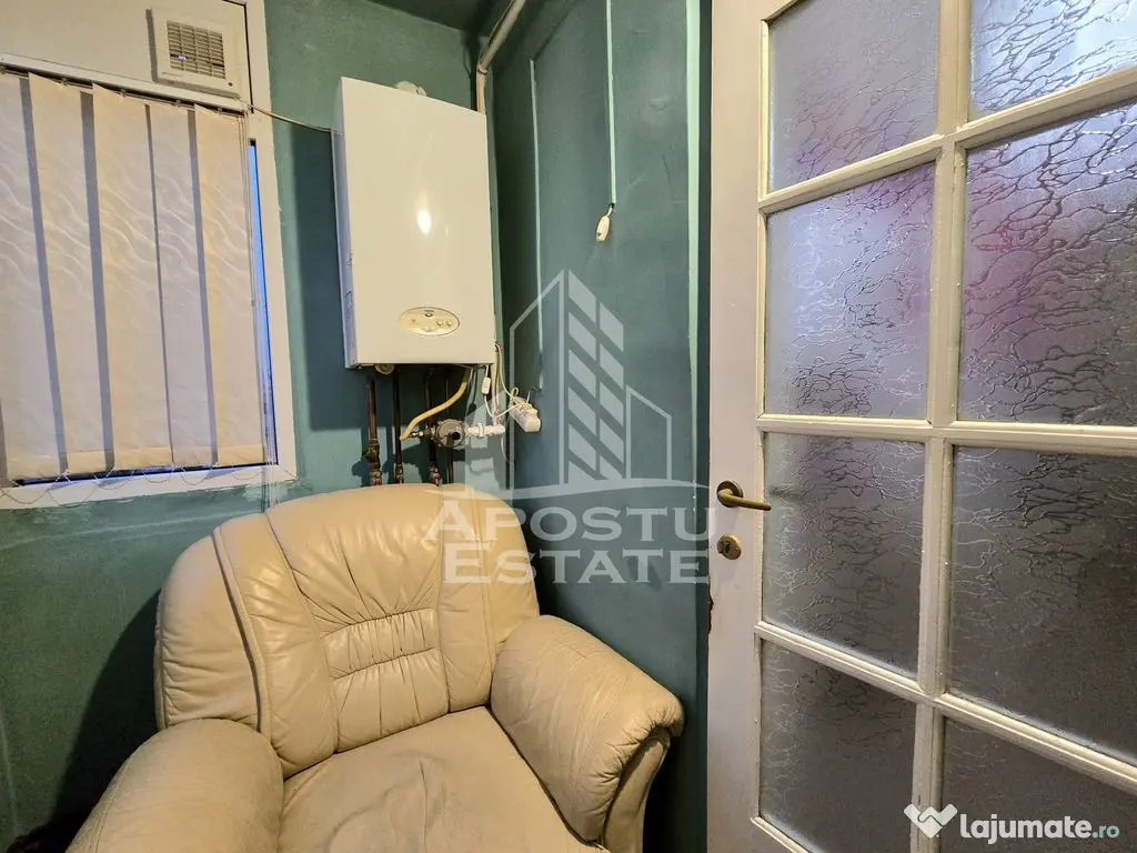 Apartament decomandat, 2 camere, etaj intermediar, Lipovei