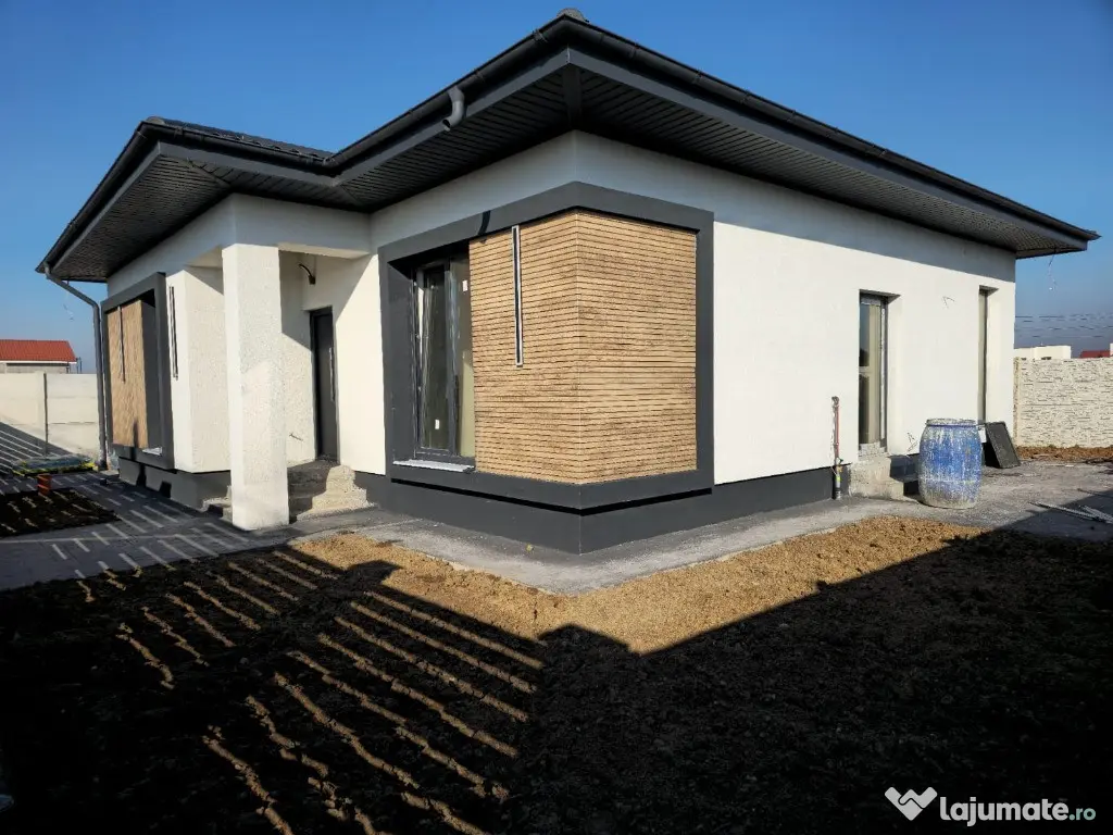 Casa parter 4 camere /Com.Berceni 