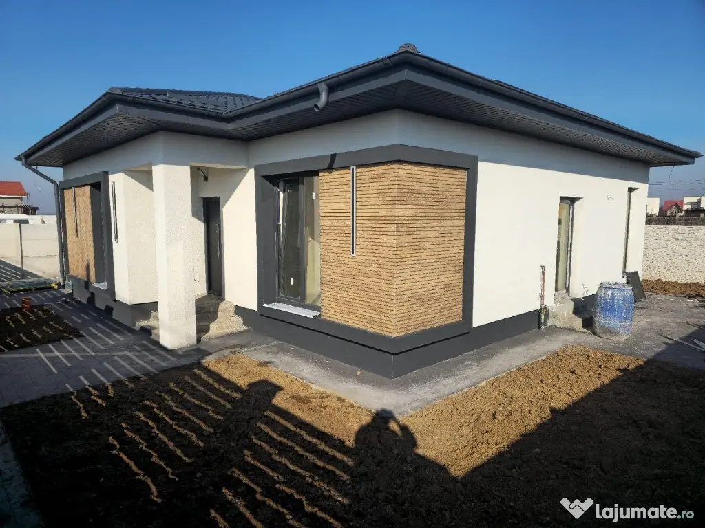 Casa parter 4 camere /Com.Berceni 