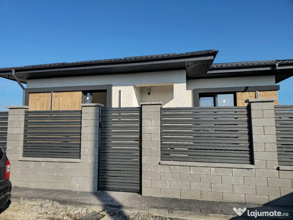 Casa parter 4 camere /Com.Berceni 