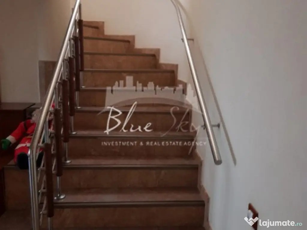 VILA KM 5 P+1+M ,TEREN 1000MP 