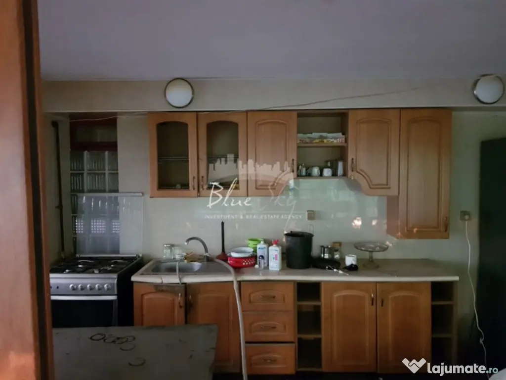 VILA KM 5 P+1+M ,TEREN 1000MP 