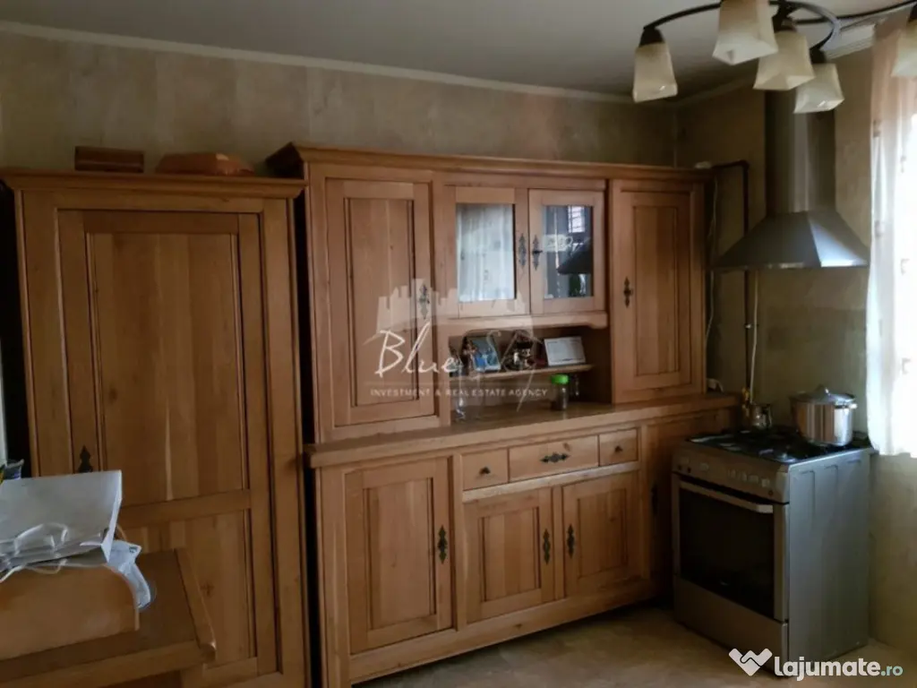 VILA KM 5 P+1+M ,TEREN 1000MP 