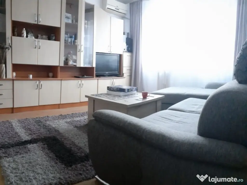 Apartament de vanzare, situat in zona Gara, vis-a-vis de par 