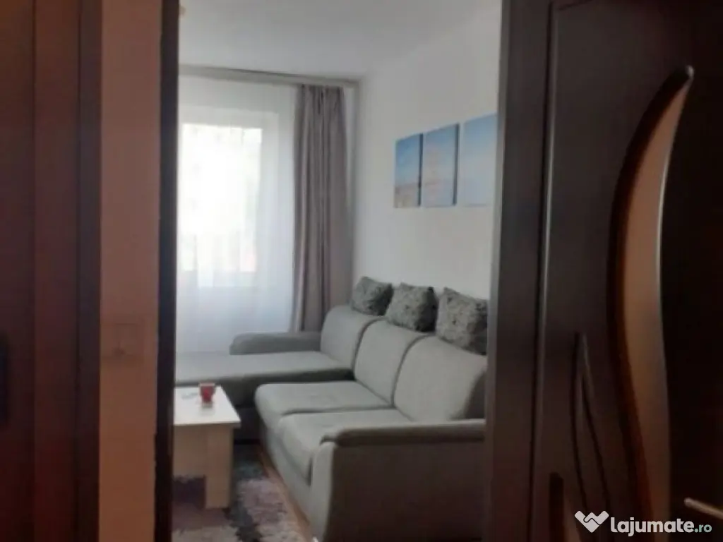 Apartament de vanzare, situat in zona Gara, vis-a-vis de par 