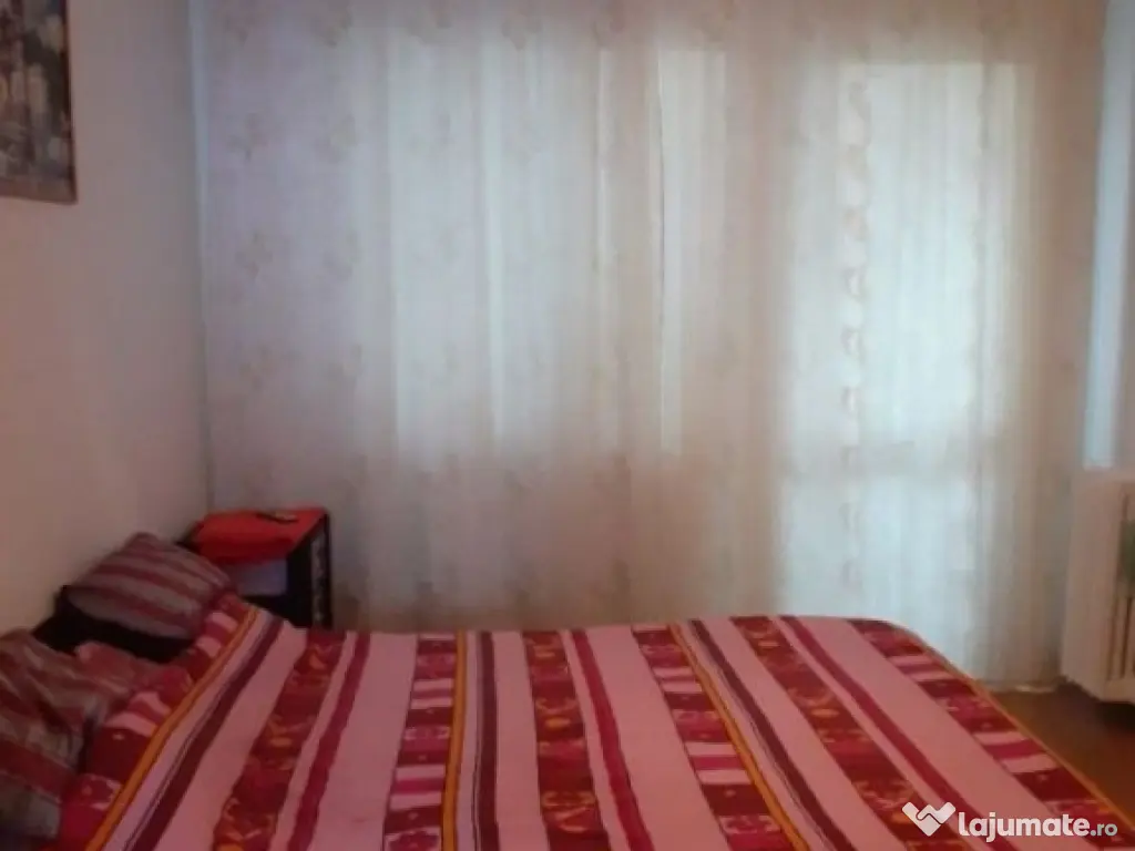 Apartament de vanzare, situat in zona Gara, vis-a-vis de par 