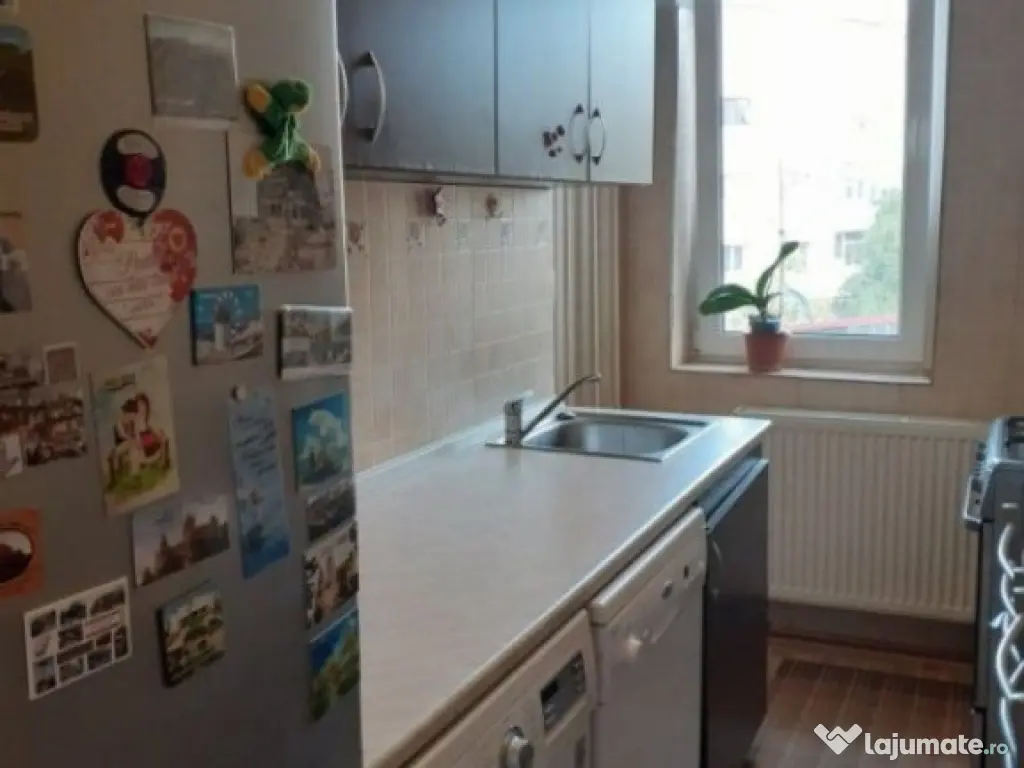 Apartament de vanzare, situat in zona Gara, vis-a-vis de par 