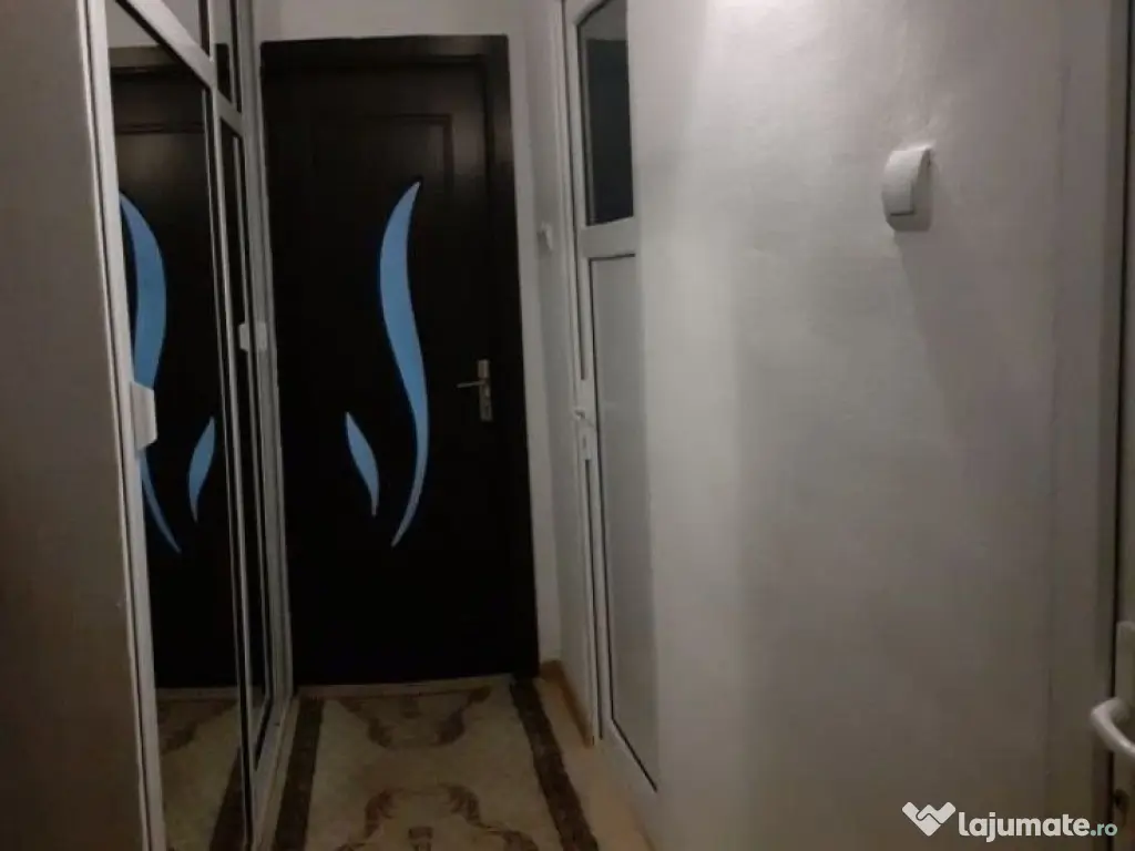 Apartament de vanzare, situat in zona Gara, vis-a-vis de par 