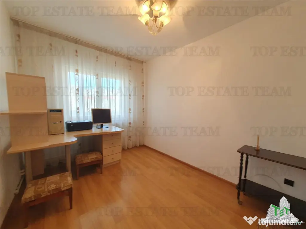 Apartament 4 Camere bloc Petromar in zona Gara Constanta 