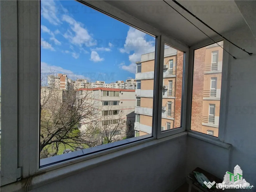 Apartament 4 Camere bloc Petromar in zona Gara Constanta 