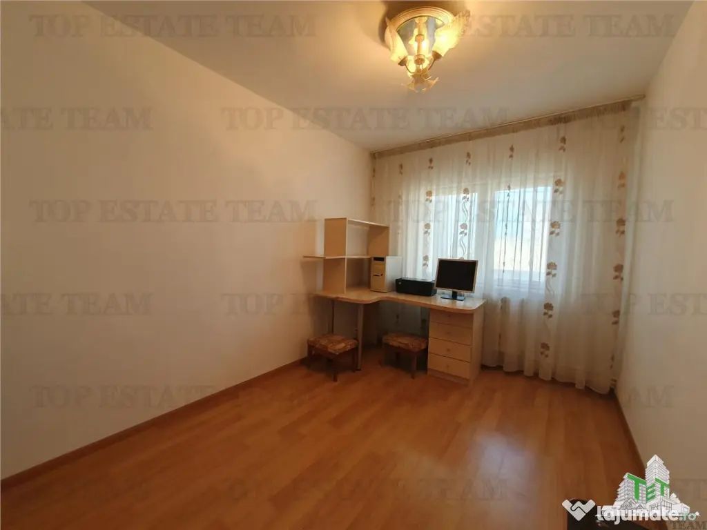 Apartament 4 Camere bloc Petromar in zona Gara Constanta 