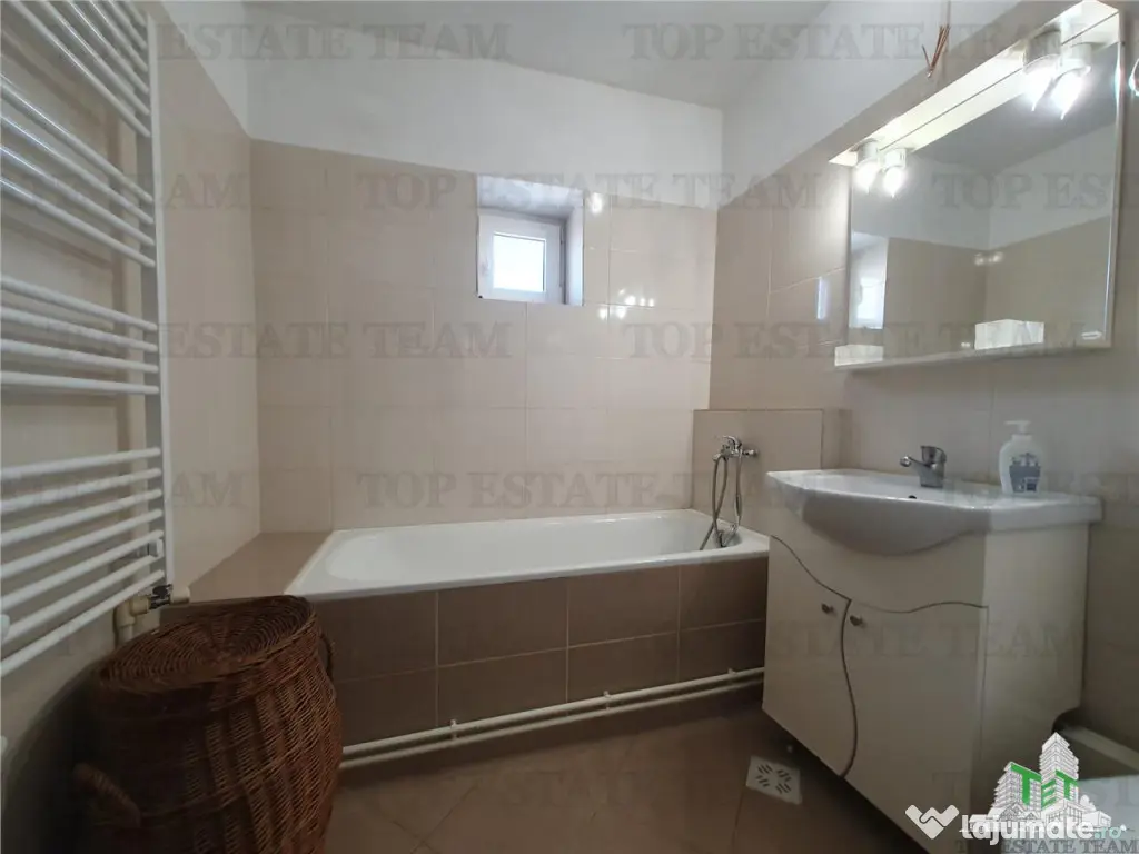 Apartament 4 Camere bloc Petromar in zona Gara Constanta 