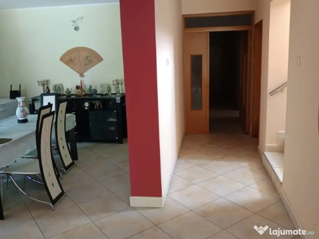 Otopeni central vila p+1 (400mp cu 3 apartamente) si 1000mp.teren