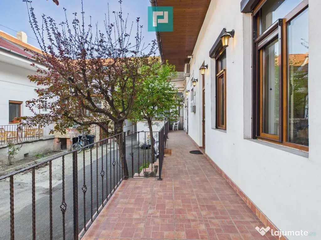 Apartament pe 3 niveluri - ultracentral, Arad 