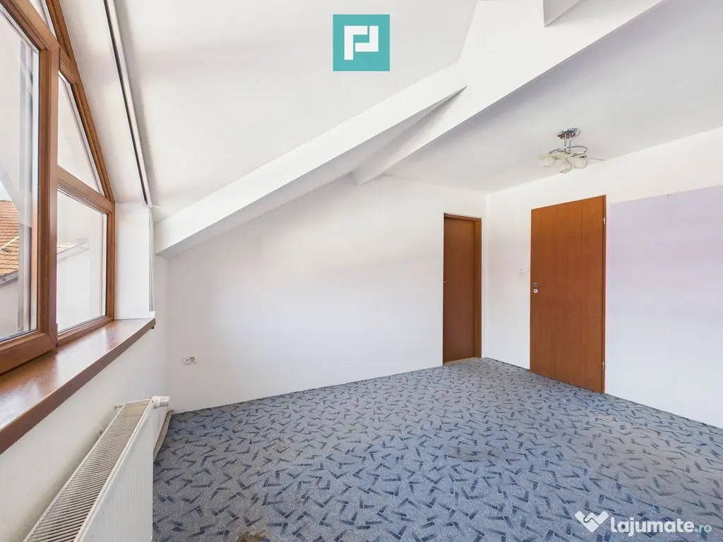 Apartament pe 3 niveluri - ultracentral, Arad 