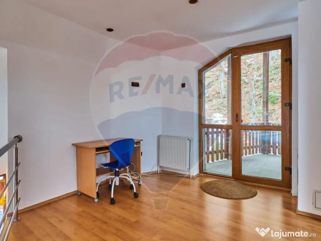 Vila/ Casa de vacanta Predeal/ piscina interioara !