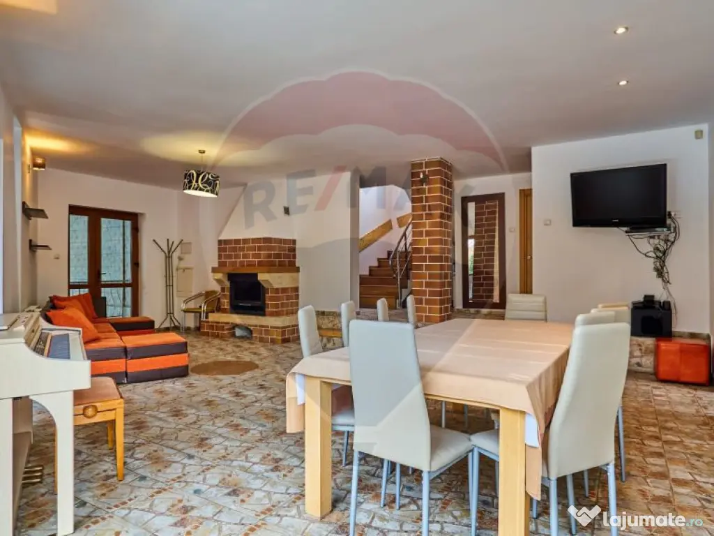 Vila/ Casa de vacanta Predeal/ piscina interioara !