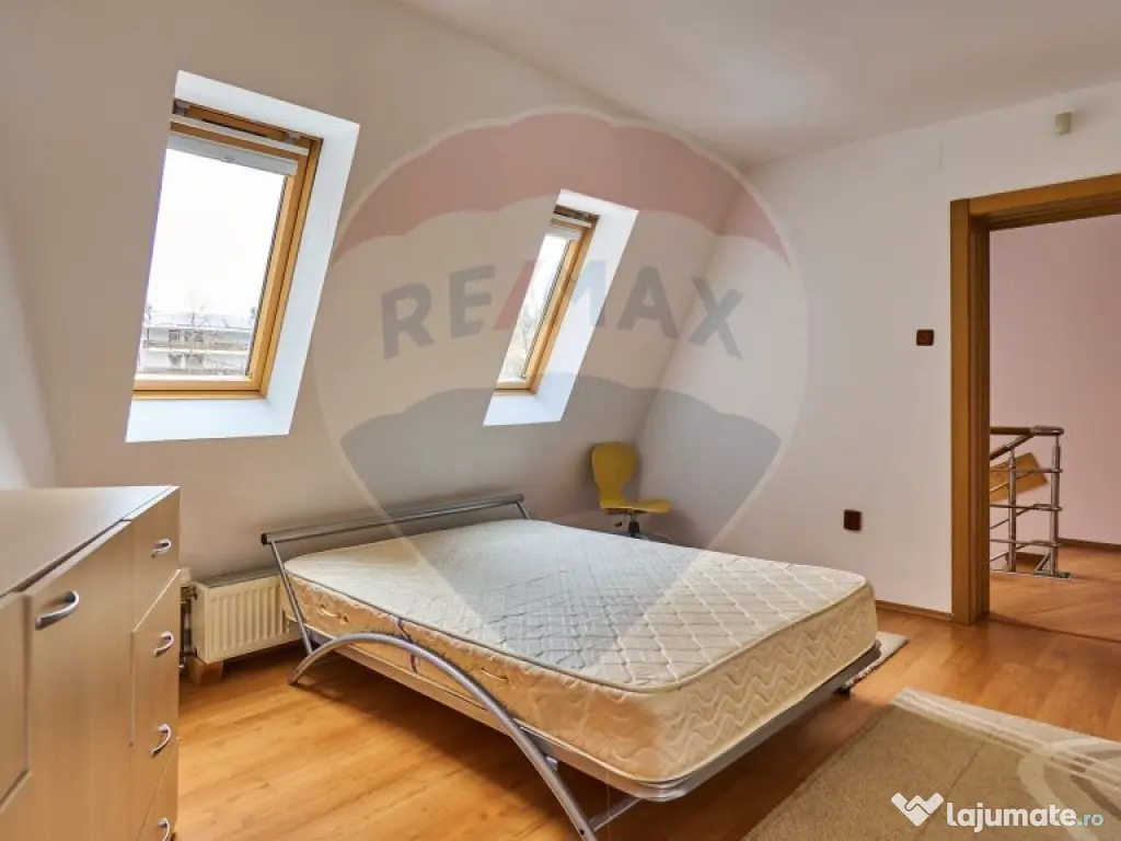 Vila/ Casa de vacanta Predeal/ piscina interioara !