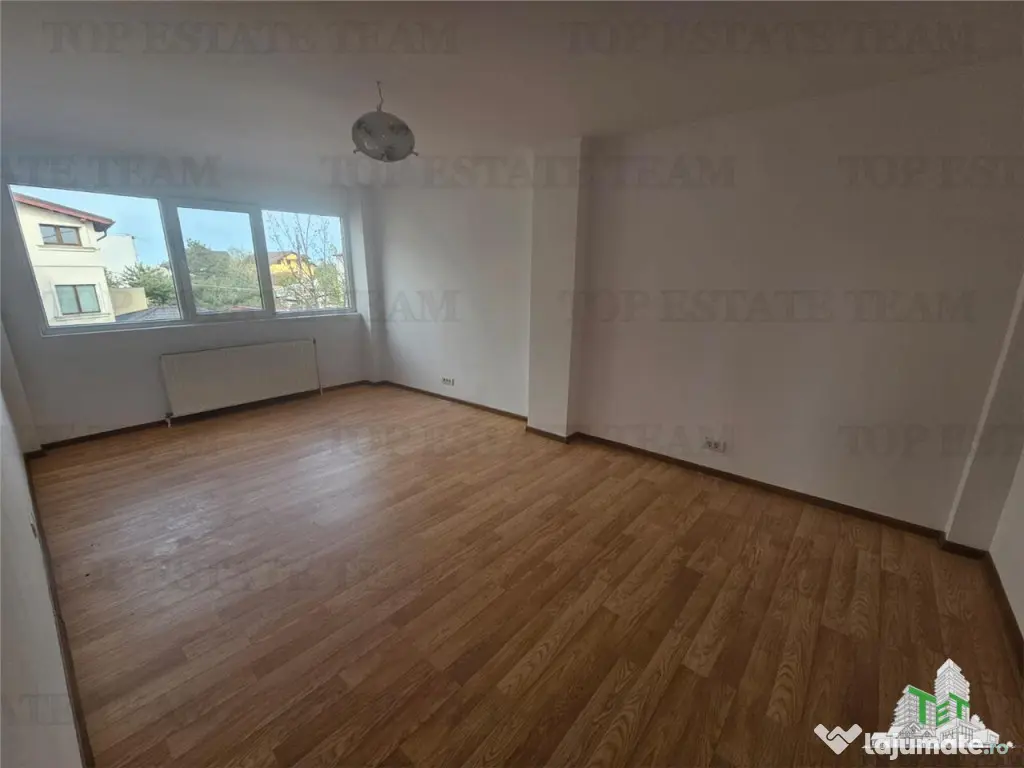 Cladire 9 incaperi (300mp utili) cu hala productie si depozi