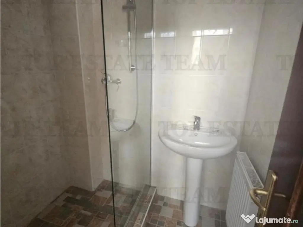 Cladire 9 incaperi (300mp utili) cu hala productie si depozi