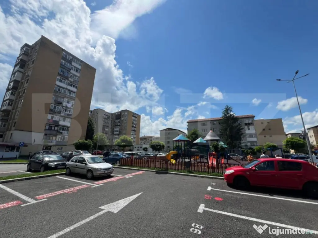 Apartament cu 2 camere, decomandat, 41 mp, zona 9 Mai, Plopi