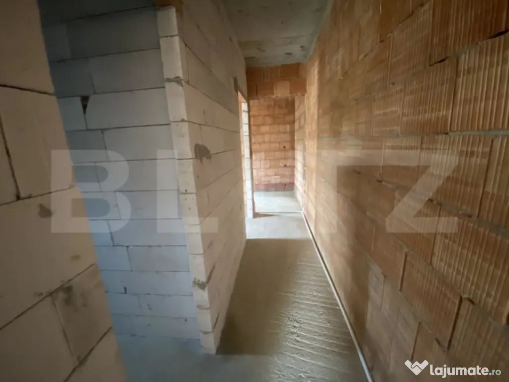 Apartament cu 3 camere, 40 mp, decomandat, zona Porolissum 