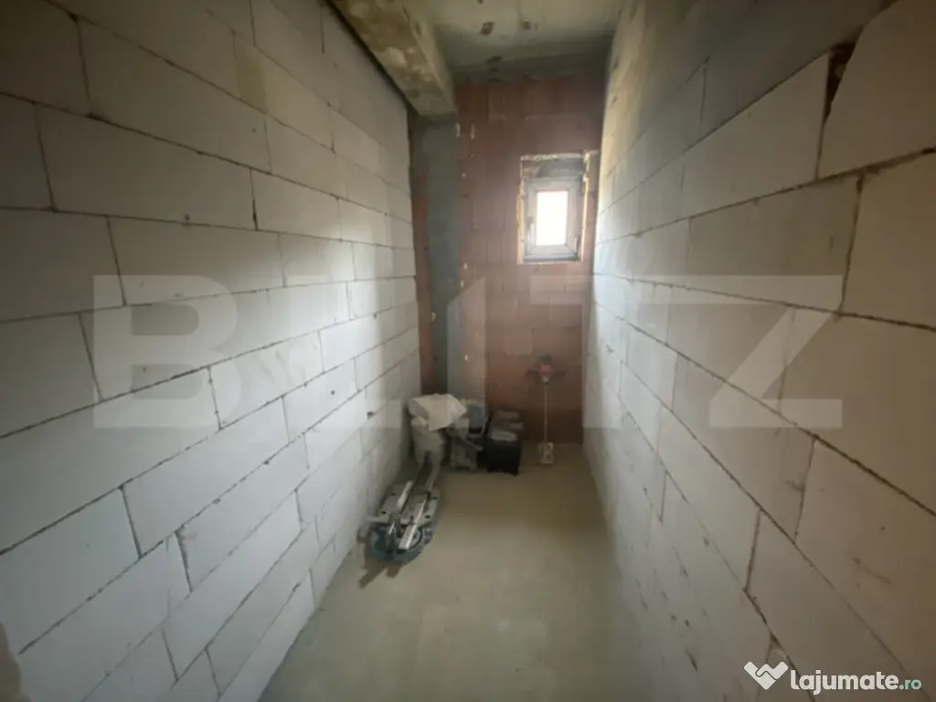 Apartament cu 3 camere, 40 mp, decomandat, zona Porolissum 