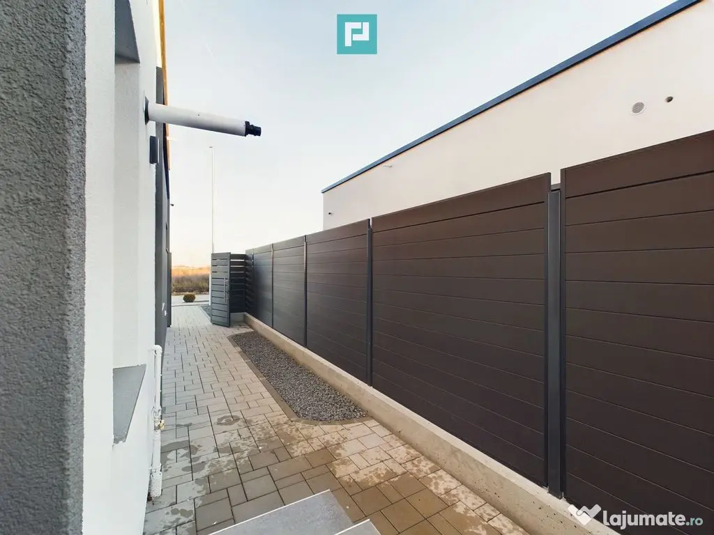 Duplex modern, pe parter, amplasat într-o zonă liniști...