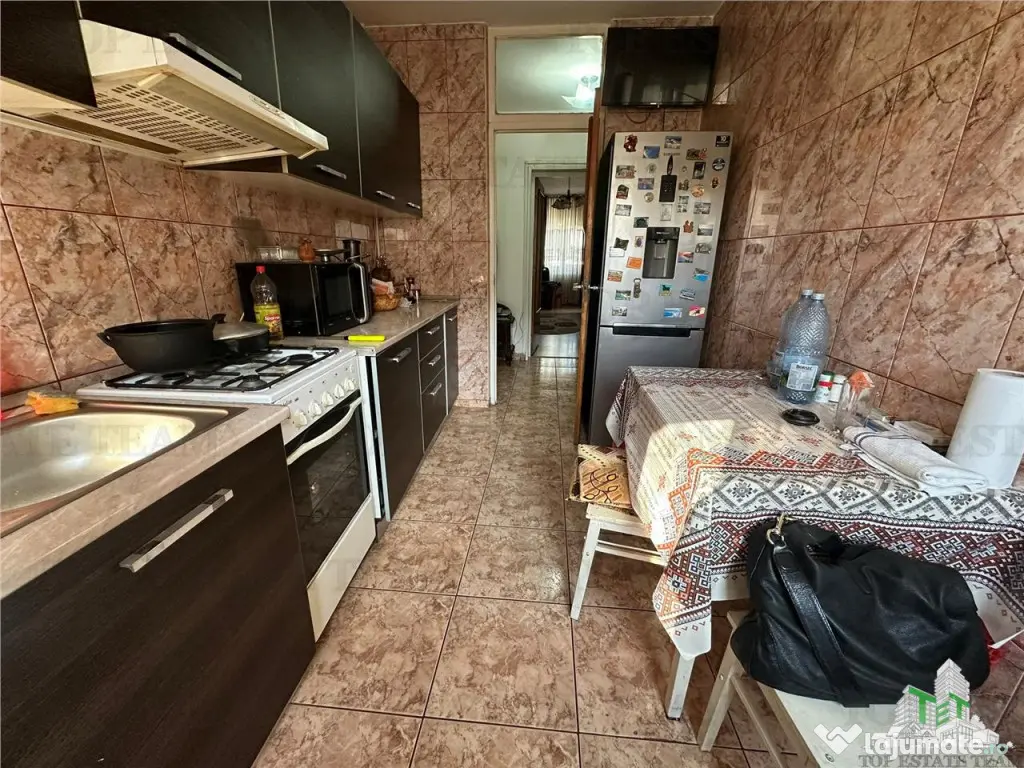 Apartament 3 camere de langa metrou zona Aviatiei Bucuresti 